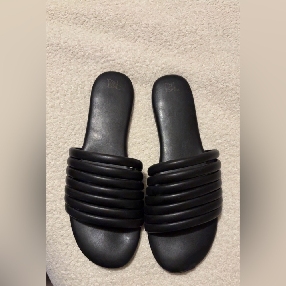 Time and Tru Women's Black Slide Sandals